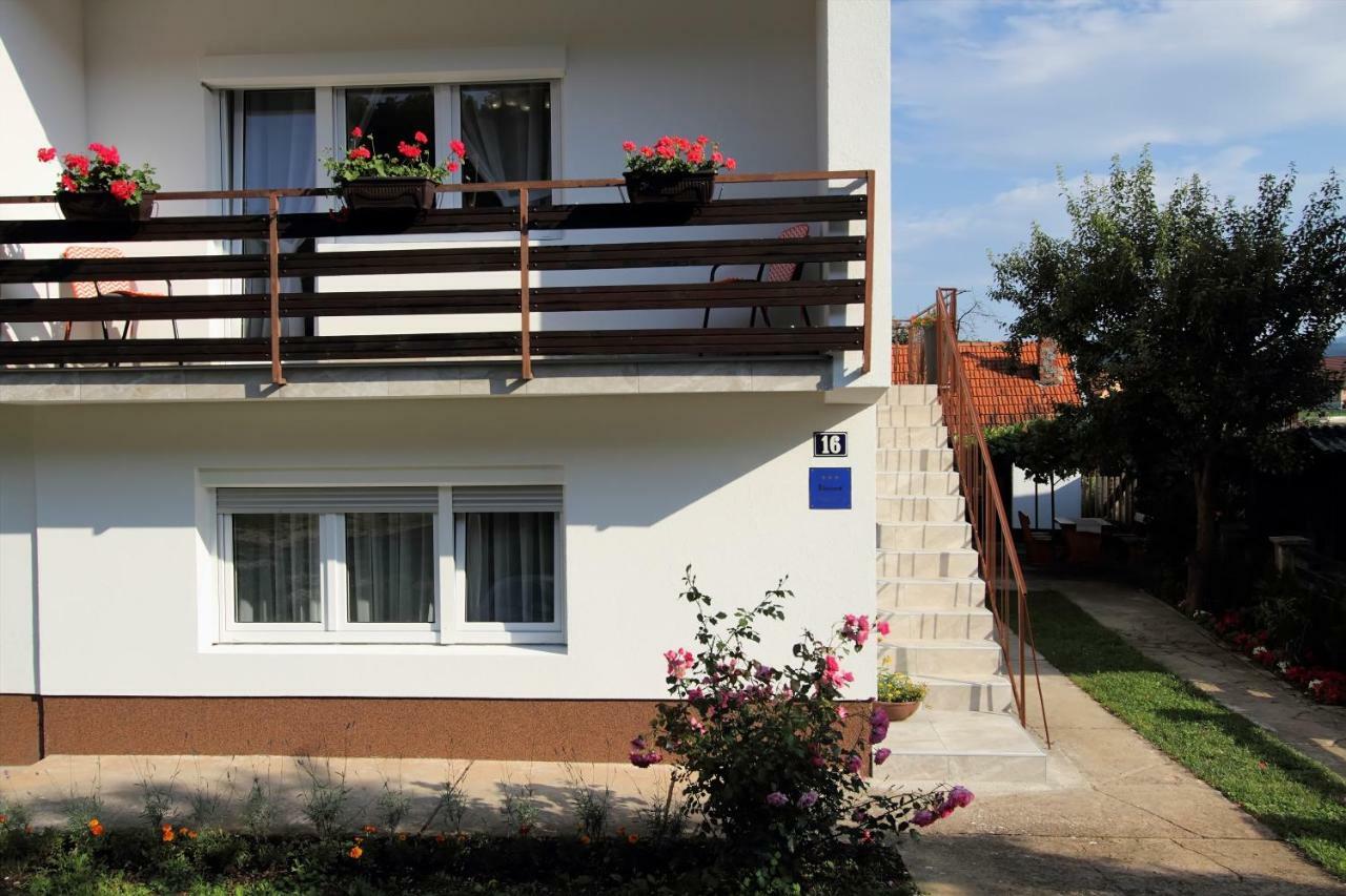 Apartman Ana Apartment Otocac Exterior photo